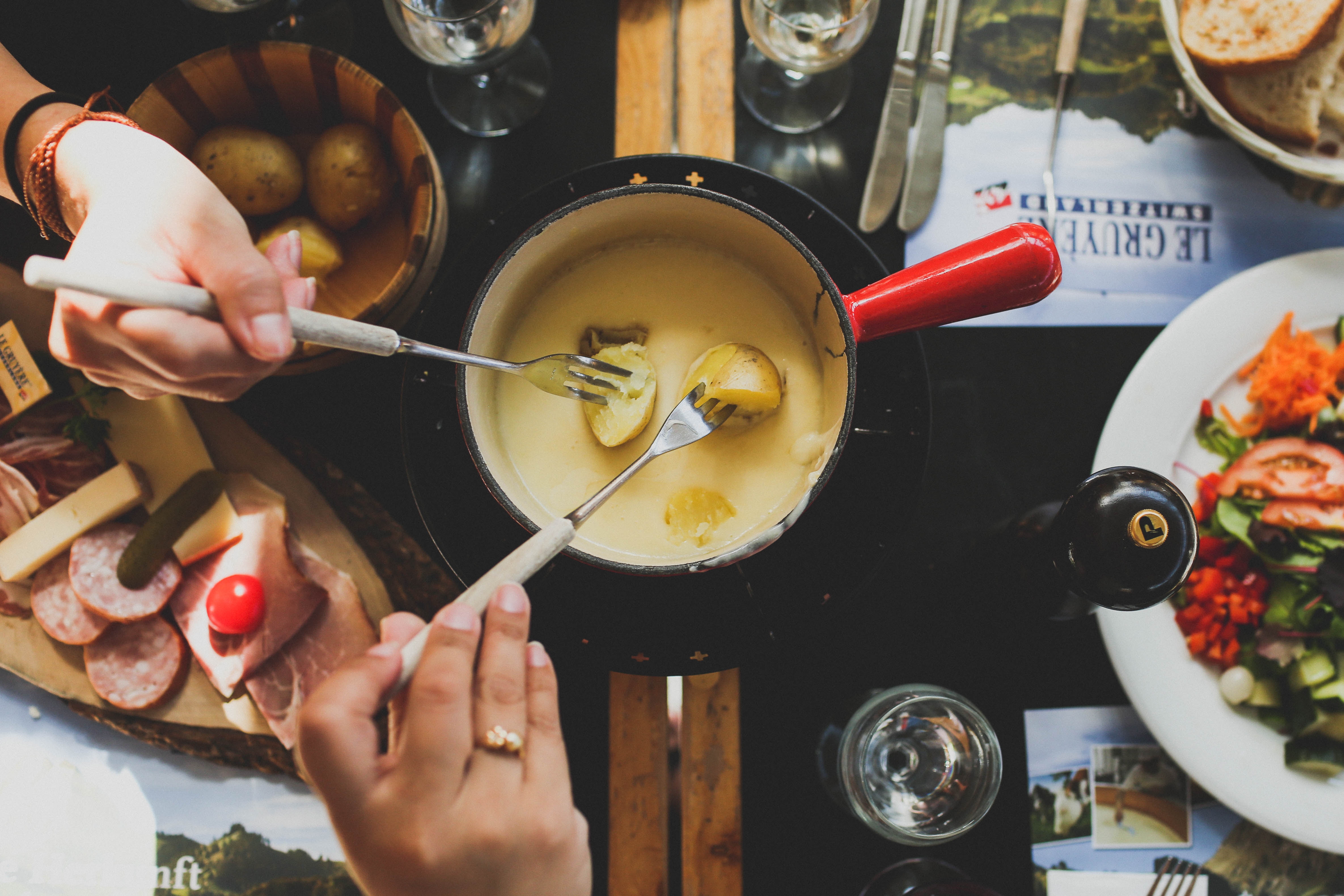 Que tal sextar com um Fondue - Supermercados Mendonça