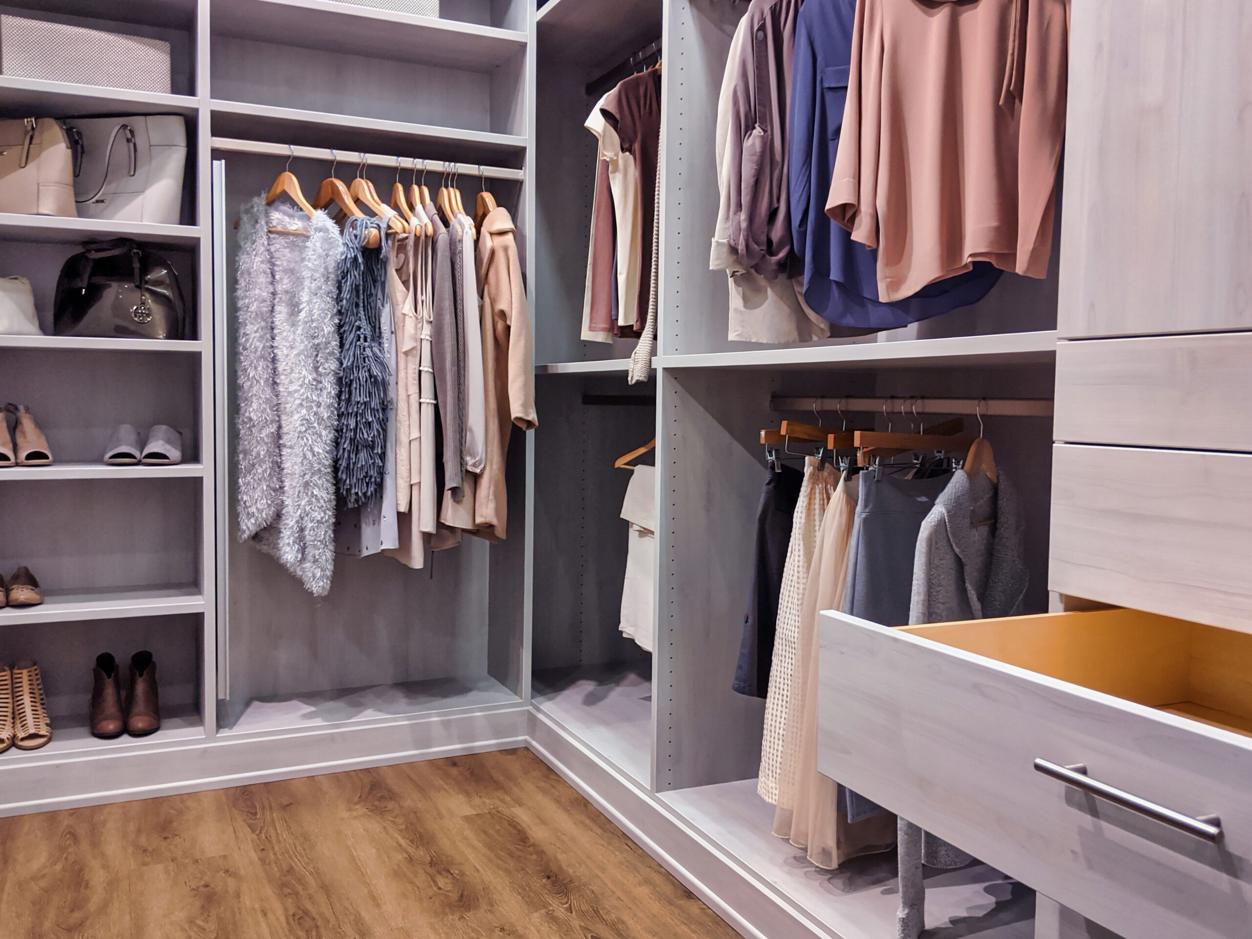 4 dicas para montar um closet no seu apartamento